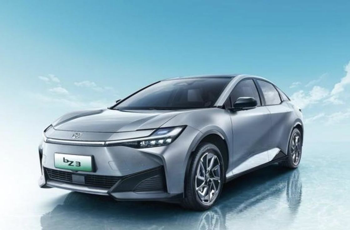 Long Endurance Medium Electric EV Car TOYOTA Bz3 EV 4 Door 5 Seater Sedan